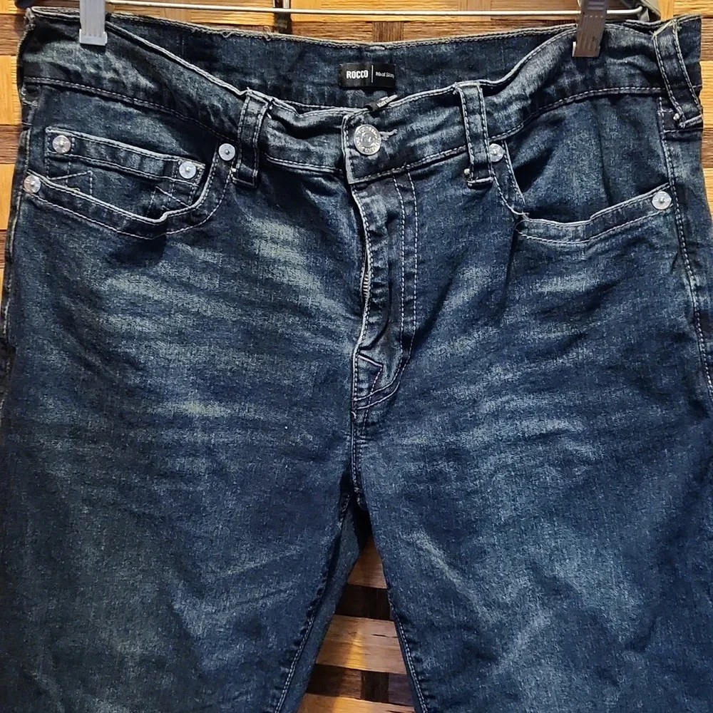 True Religion 36/33.5 Relaxed Skinny Rocco